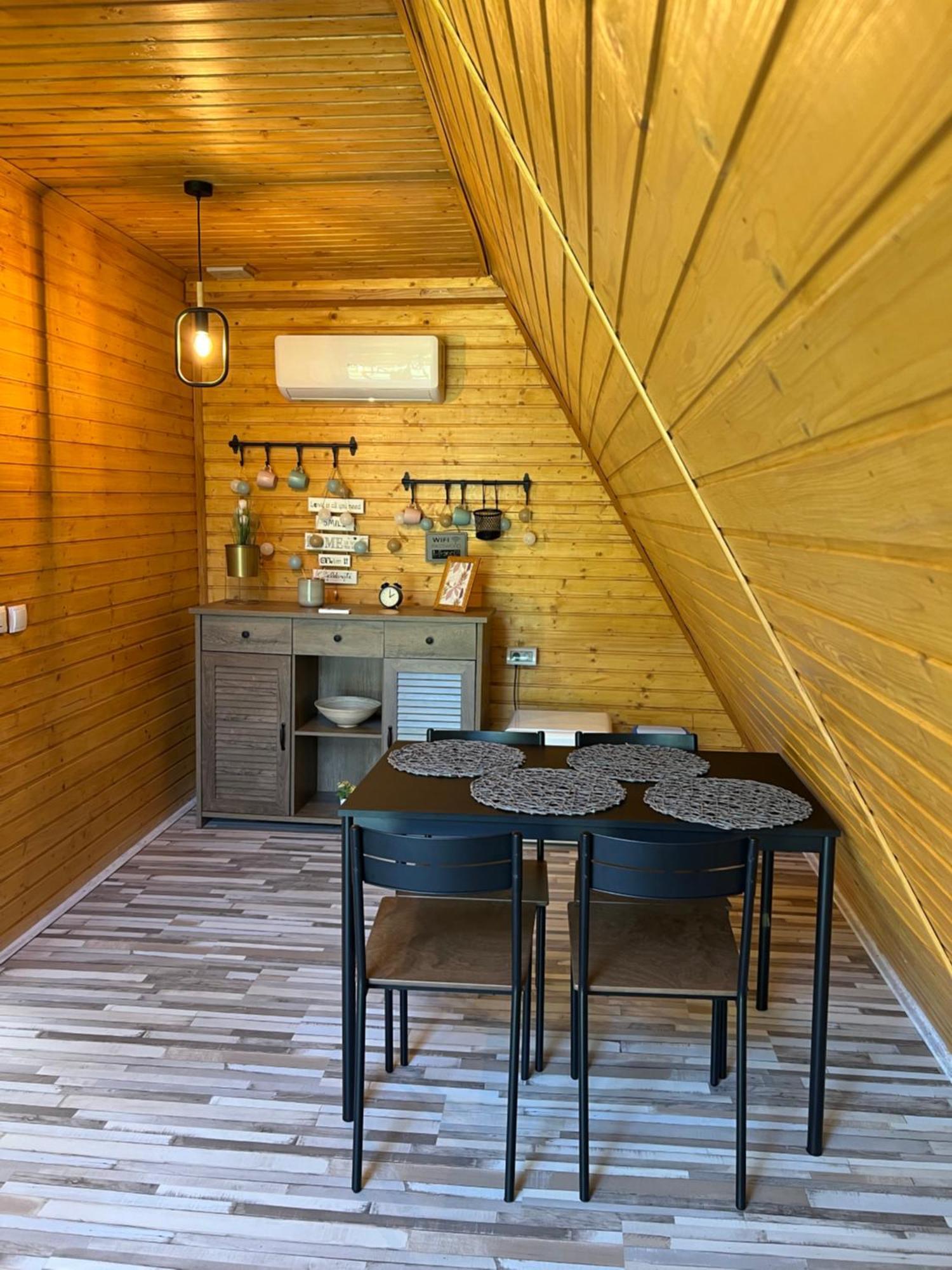 Cabane A-Frame Svinita Esterno foto